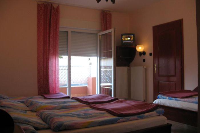 Pannon Panzio Restaurant Hotel Панонхалма Екстериор снимка