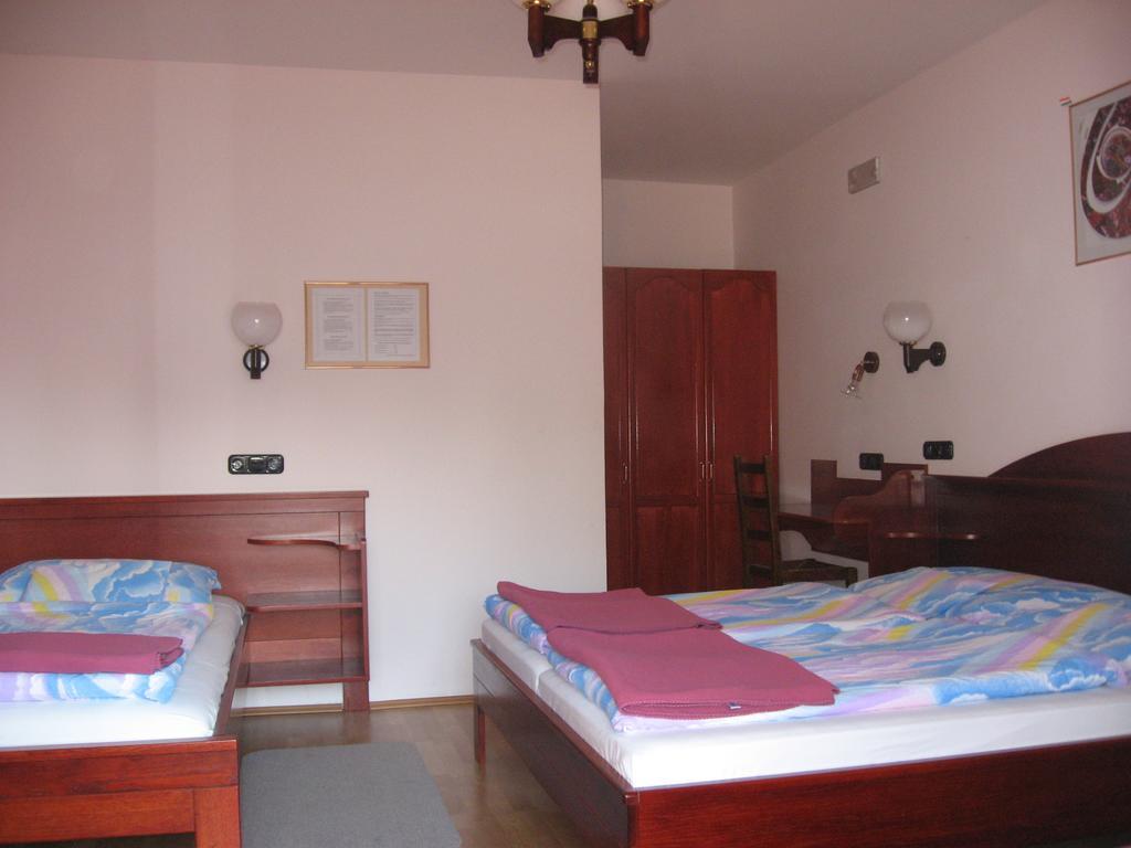 Pannon Panzio Restaurant Hotel Панонхалма Екстериор снимка