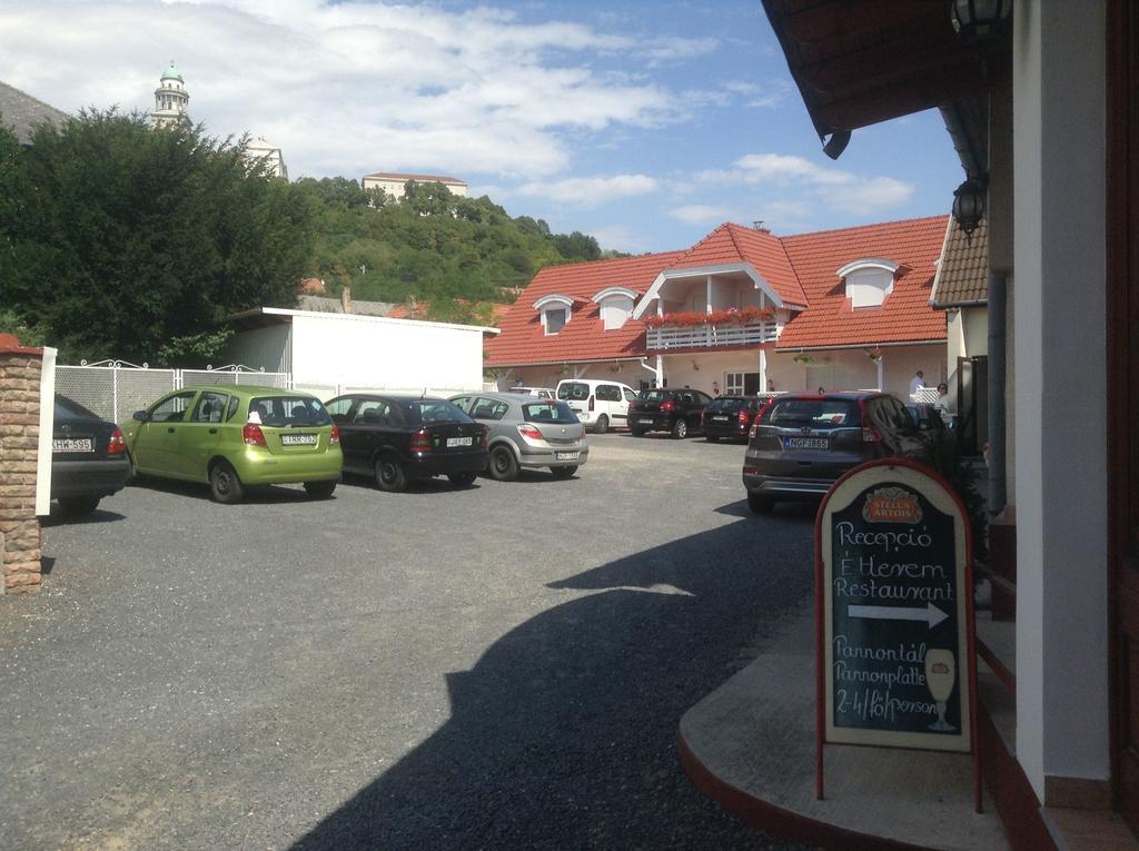 Pannon Panzio Restaurant Hotel Панонхалма Екстериор снимка